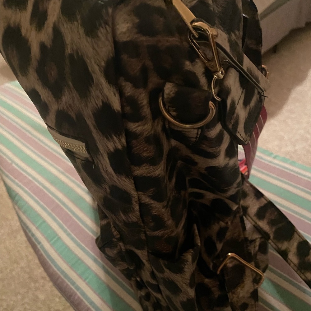 Leopard Backpack - Picture 3 of 4